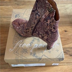 NEW Free People Cybill Heel Boot - new in box - size 7
